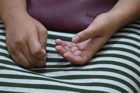 mga bata nag iyot|Edad ng sexual consent itinaas mula 12 sa 16.